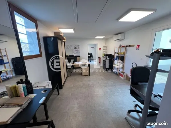 Bureau 55 m²