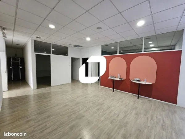 Bureau 246 m²