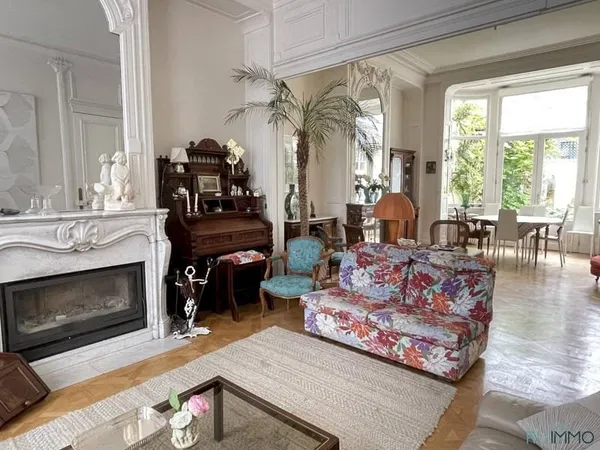 Villa 10 pièces 300 m²