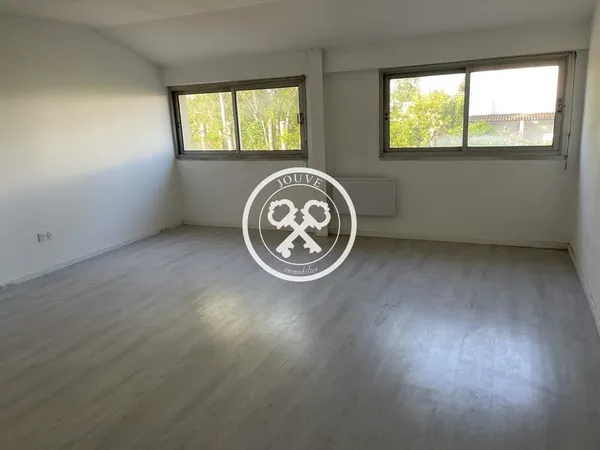 BUREAUX LA CHAPELLE SAINT LUC ZONE ARTISANALE