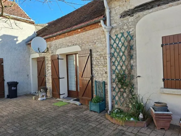 Maison de campagne dans hameau tranquille