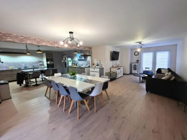 Longère rénovée 297 m² - Grande pièce de vie - Jardin