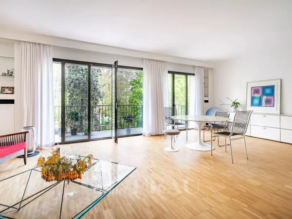 Neuilly - Victor Hugo / Chezy - Deuxième étage avec balcon - Deux chambres (Possible trois)
