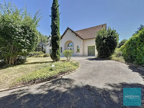 Maison 8 pièces 265 m²