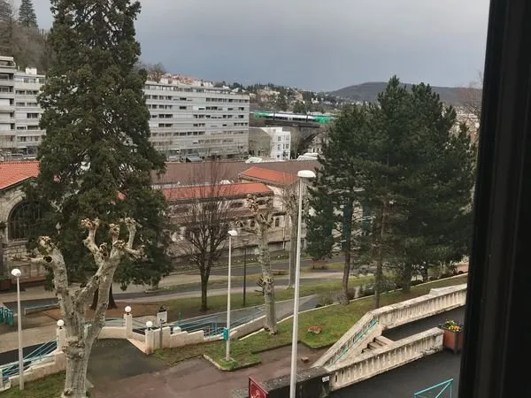 Très beau Studio Meublé avec cave à ROYAT