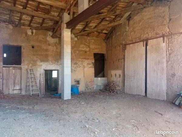 Grange à fort potentiel à rénover