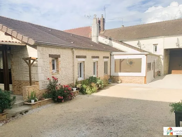 Maison 11 pièces 325 m²