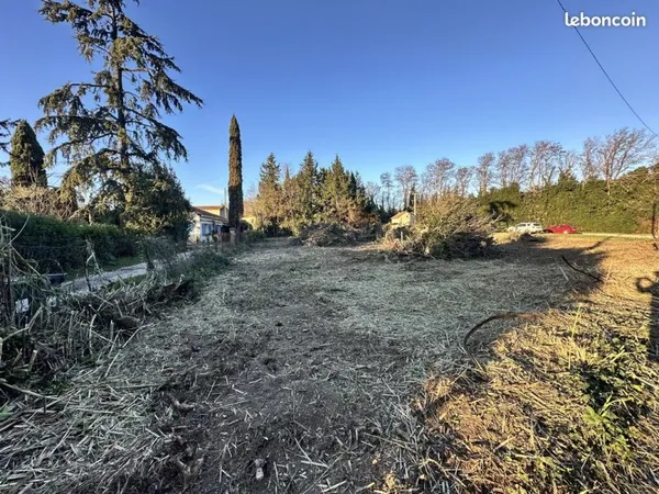 Terrain 366 m² Roquemaure