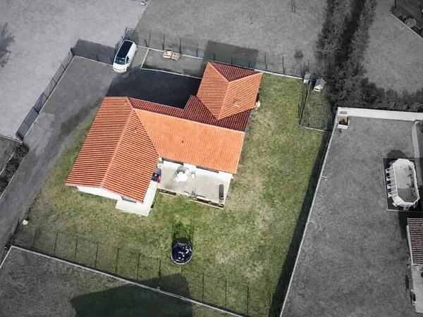 Belle maison contemporaine de plain-pied neuve