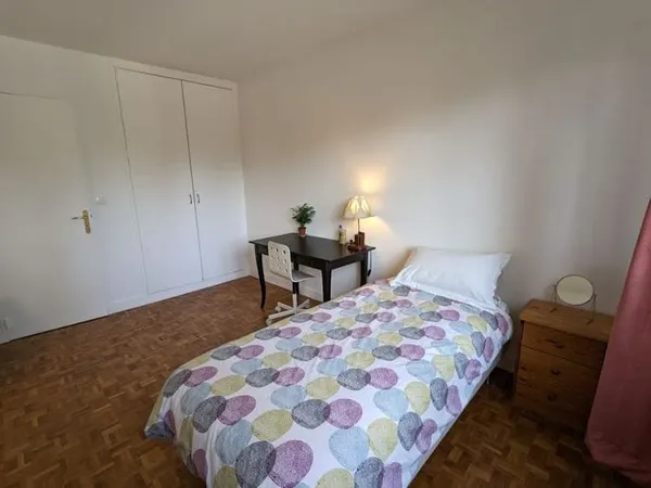 Chambre 1 pièce 13 m²