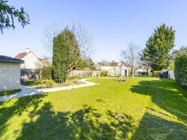 Maison de plain-pied 7 pièces 178 m²