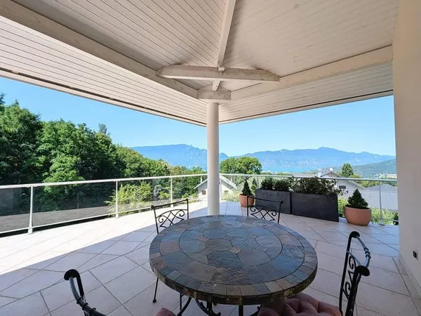 Maison de plain-pied 5 pièces 210 m²