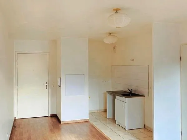 Appartement 2 pièces - Proche RER A-152 000