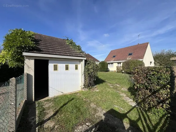 Maison Villers Sous Saint Leu 4 pièces 140 M² sur beau Terrain de 680 m²