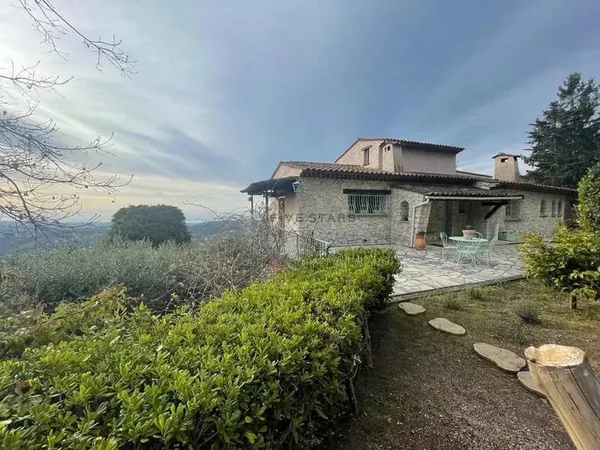 "Villa provençale en pierre avec vue mer et jardin de 2000m2, idéale pour bnb, Tourrettes-sur-Lou