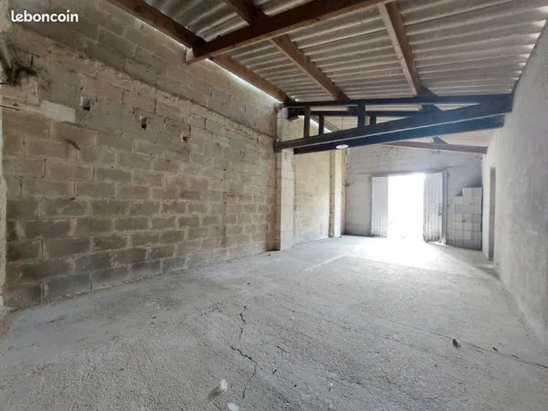 Garage 40 m2 sur terrain clos de 150m2