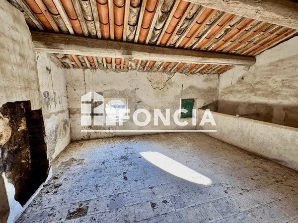 Deux appartements à rénover entièrement - Fort potentiel -