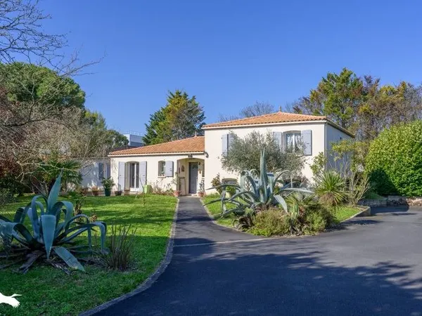 Pavillon 7 pièces 195 m²