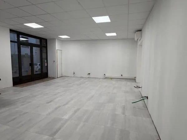 Local commercial ou bureaux 95m2 refait à neuf