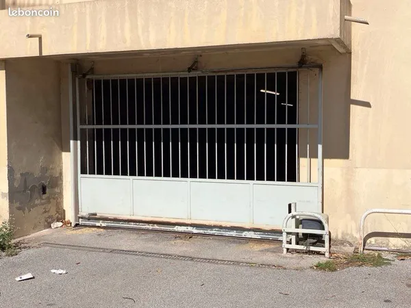 Vend Garage fermé