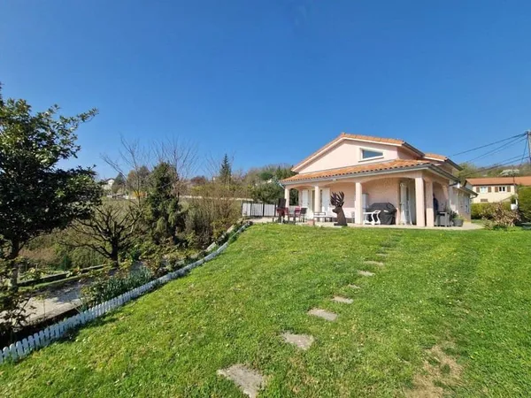 Maison de plain-pied 5 pièces 155 m²