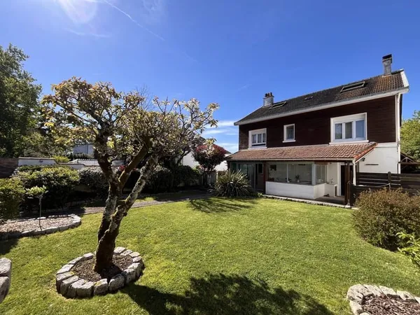 NANTES - secteur PERRAY - MAISON FAMILIALE 4 CHAMBRES + GARA