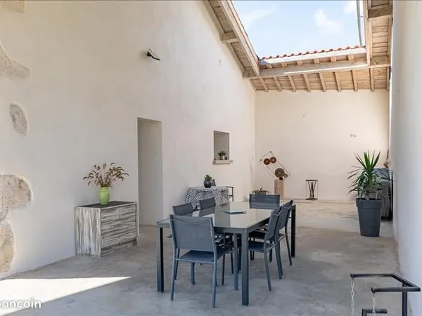 Maison 6 pièces 247 m²