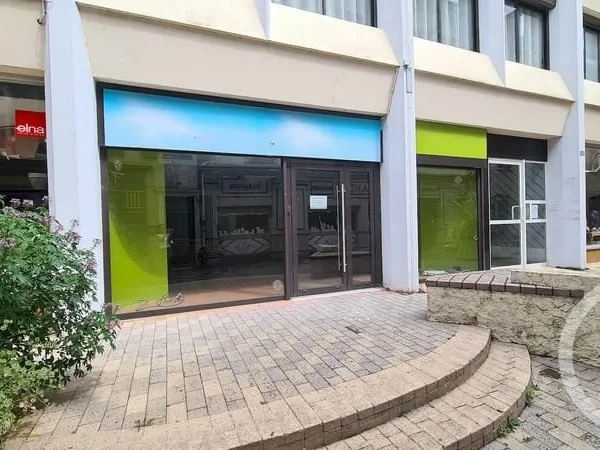 Local 109 m²