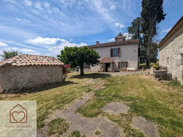 Ensemble immobilier proche Lauzerte 1 maison, 2 granges