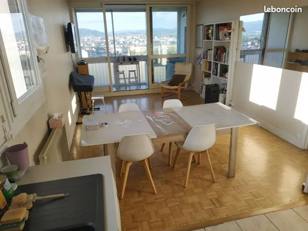 T5 de 102 m² + 17 m² (véranda) à ANNECY, proche du centre-ville - Nombreuses commodités - 10e et der