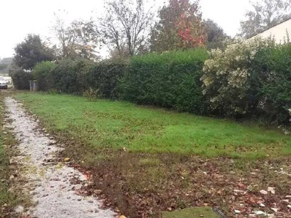 Talmont Saint Hilaire 710m² de terrain constructible avec bâtiment