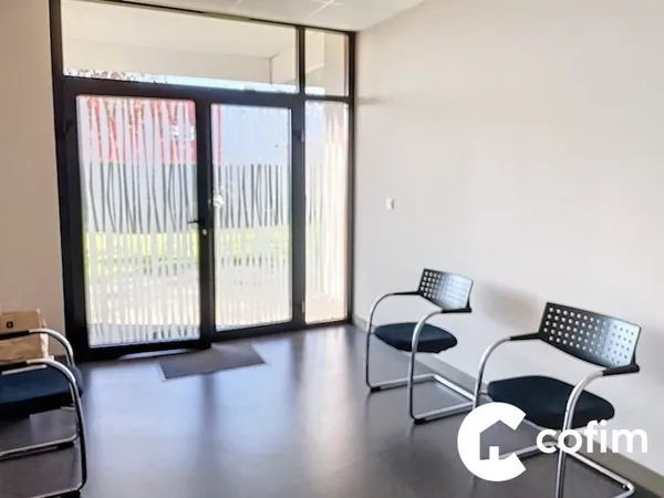 Local professionnel 111 m²