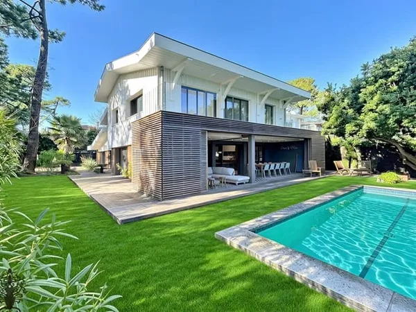CAP FERRET VILLAGE DE L HERBE MAISON 225M2
