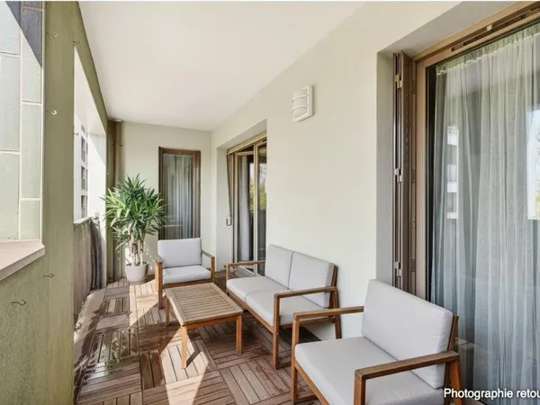 Vends bel appartement 2 pièces à Lyon 8ème. Idéalement placé pour étudiants ou jeune couple