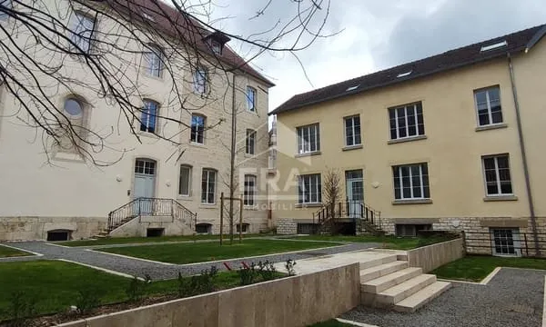 Appartement Dole T1 Bis, centre-ville , résidence 'La Providence'