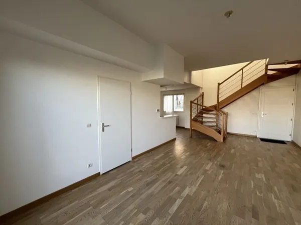 Duplex de 5 pièces principales