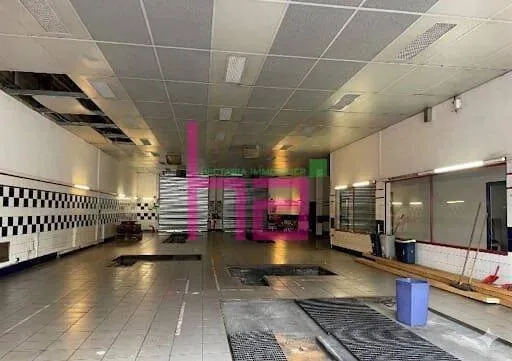 Local commercial 385 m²
