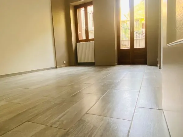 T4 95 m² avec terrasse - 3 chambres - calme - St Julien Montdenis