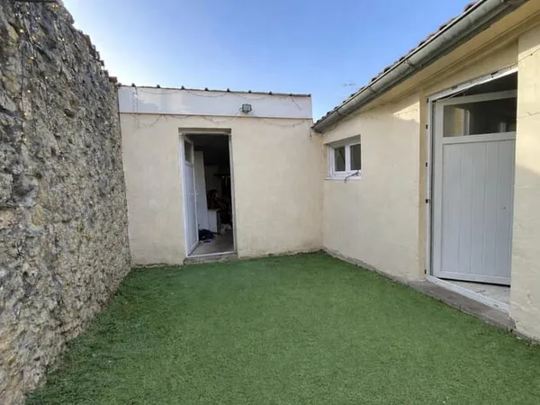 Charmante maison en pierre 3 pièces