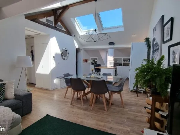 T4 lumineux avec terrasse centre-ville + parking