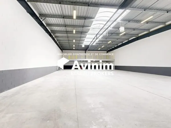 Immeuble industriel 777 m²