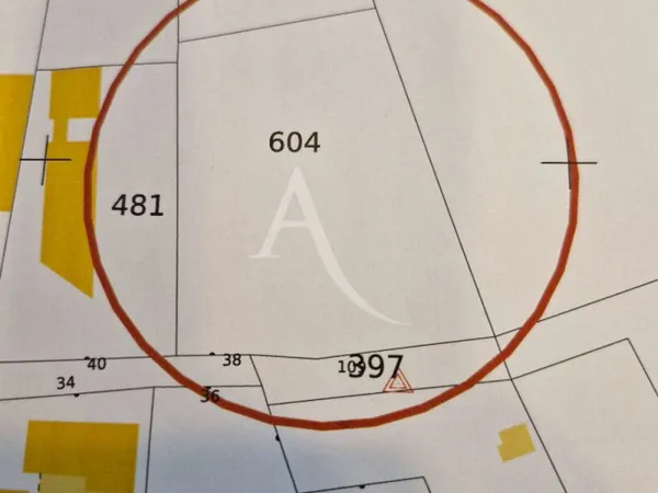 À Yerres, un Terrain de 800 m²