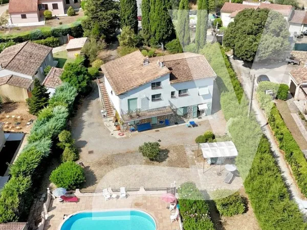 Villa 6 pièces 166 m²