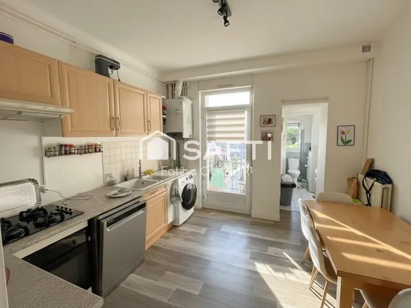 Appartement 3 pièces avec balcon, cave et double stationnement - Rombas (57120)