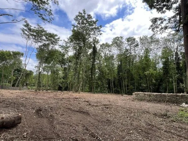 Terrain constructible 1592 m²