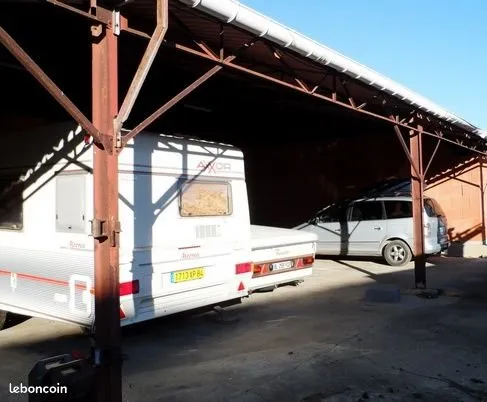 Stockage hivernage parking caravane bateau ou autres véhicules