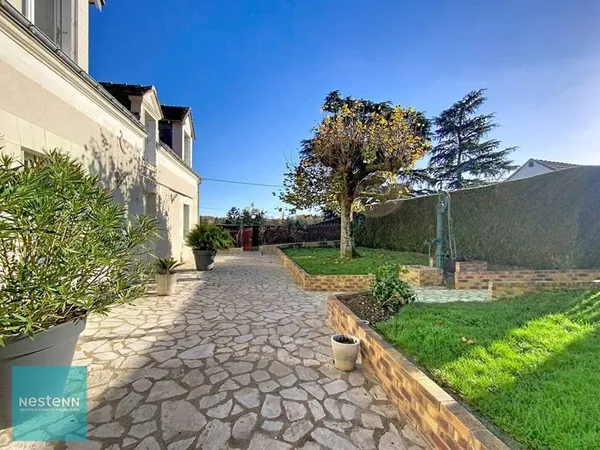 Maison 7 pièces 250 m²
