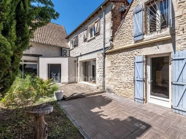 Maison 6 pièces 182 m²
