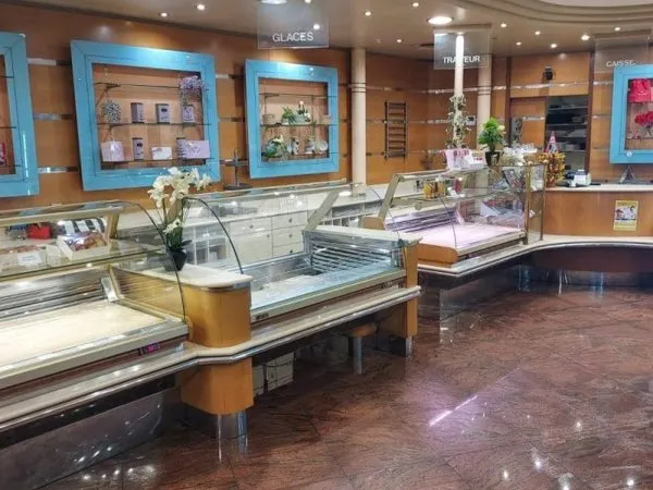 Local commercial 270 m²