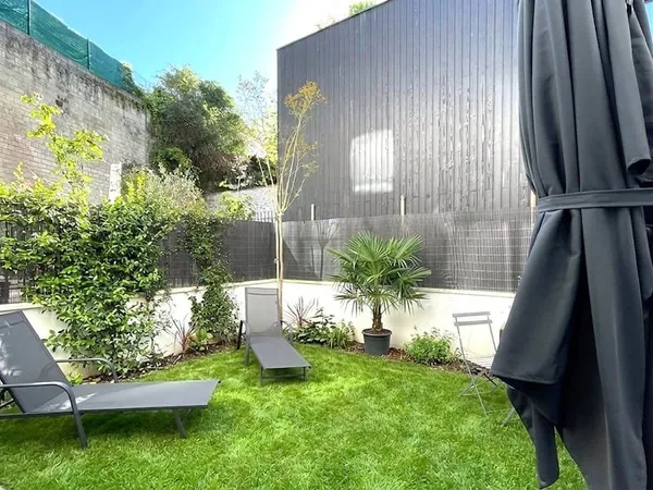 En parfait état, avec jardin